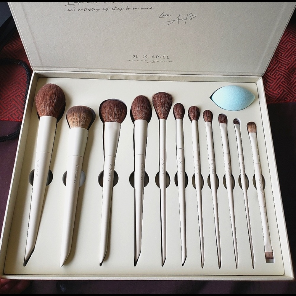 Morphe x Ariel makeup brushes (BRAND NEW)